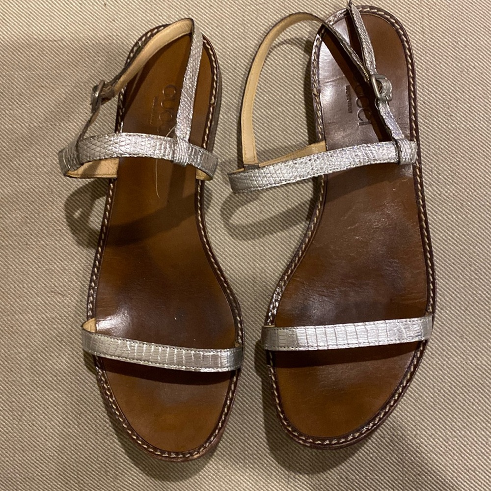 Gorgeous vintage Gucci sandals.